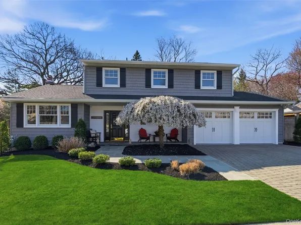 6 Oneonta Court, Centerport, NY 11721