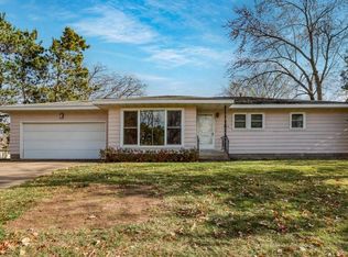2925 Abbe Hill Dr, Eau Claire, WI 54703