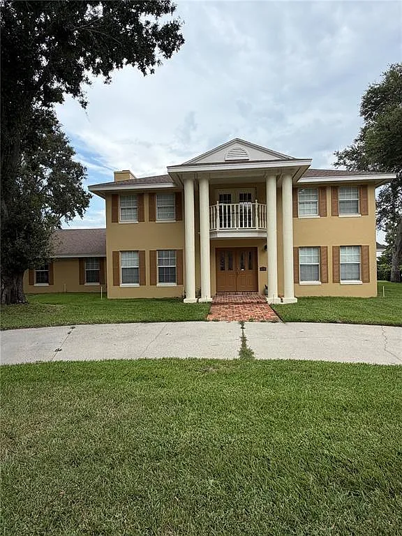 3 bed, 2.5 bath, 2560 sqft, $2,700 — Photo 1