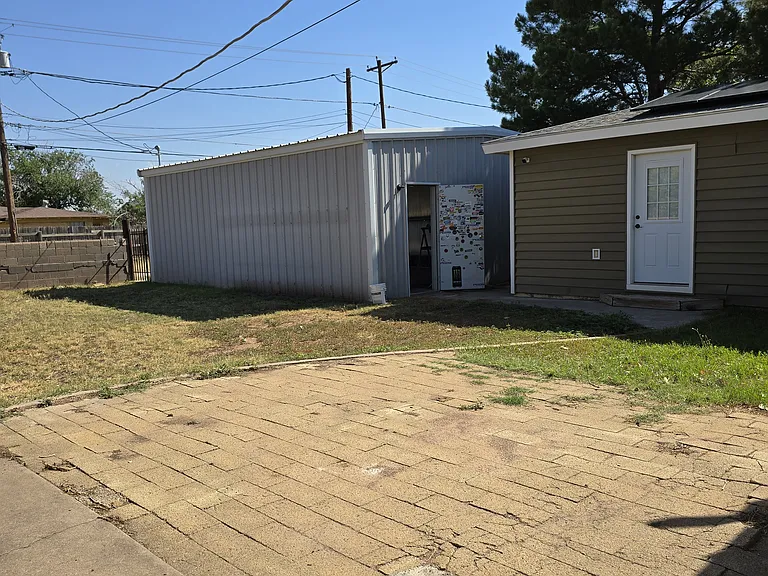 2408 W Kansas Ave — Photo 24