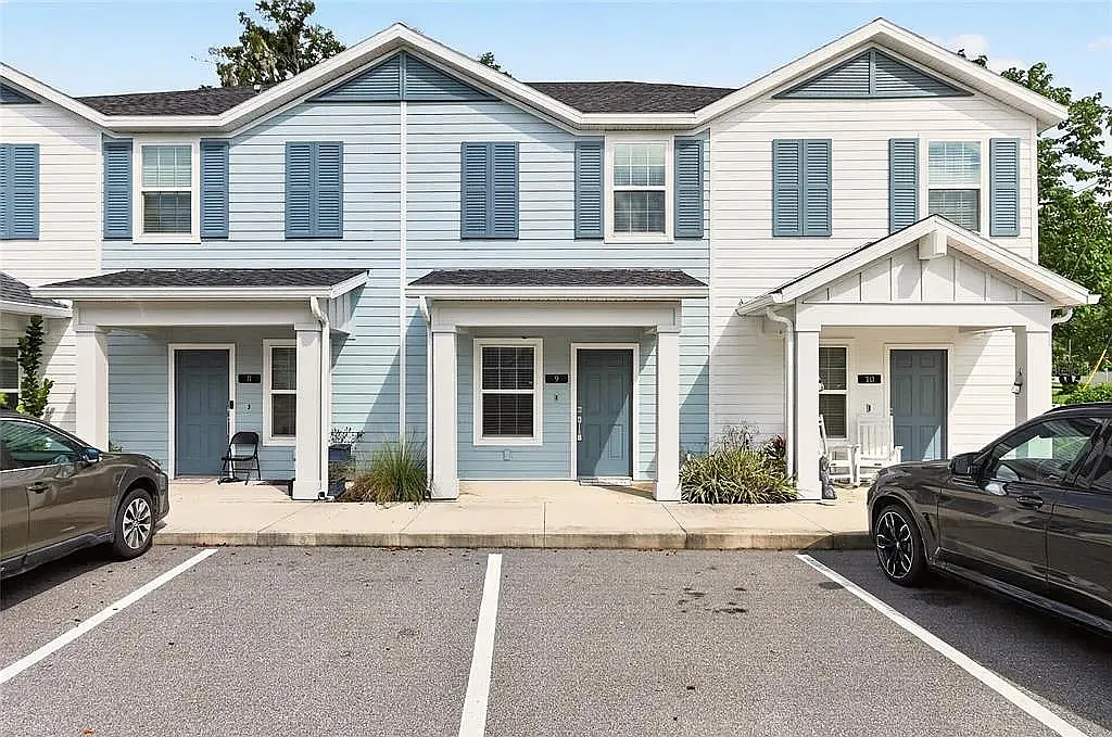 2 bed, 2.5 bath, 1186 sqft, $1,425 — Photo 2