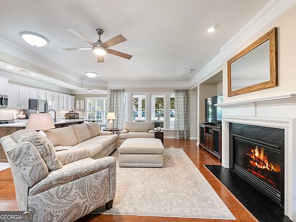 4th image of 5916 Chimney Rock Dr