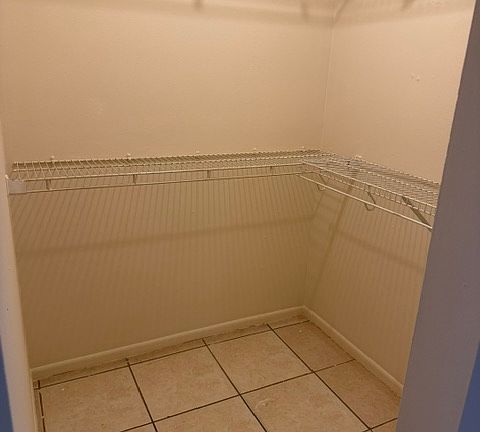 3rd image of 308 E Phoenix St