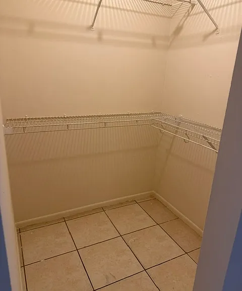 308 E Phoenix St — Photo 3