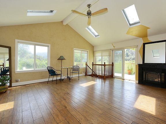 2nd image of 305 Poquito Ln