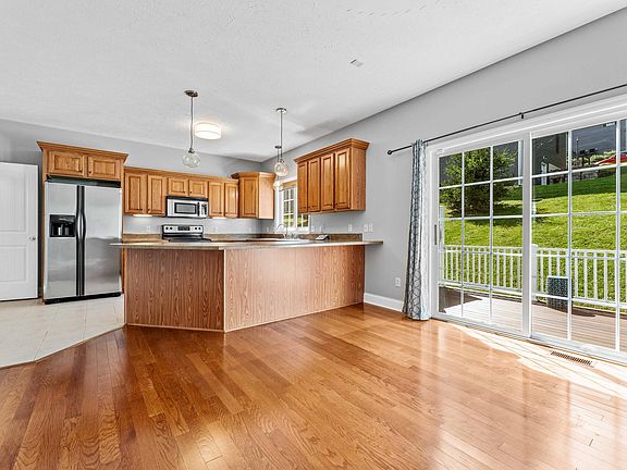 2nd image of 1014 W Canyon Dr