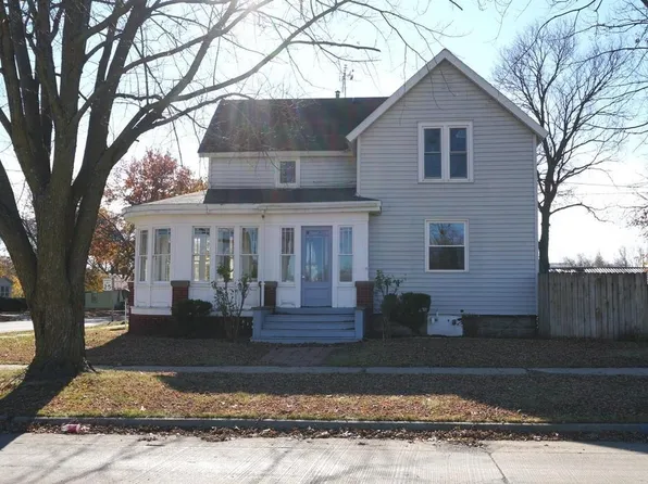 801 S Main St, Charles City, IA 50616