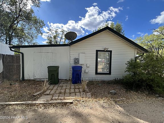 3rd image of 815 Dameron Dr