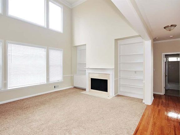 5th image of 275 Hidden Lake Dr