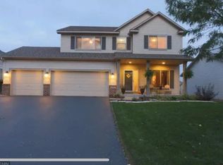 1075 Drew Dr, Woodbury, MN 55129