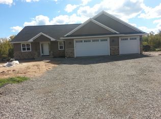 2055 Fescue Way, Suamico, WI 54313
