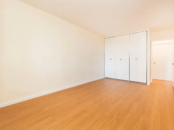 211 West 56th Street image 7 of 13