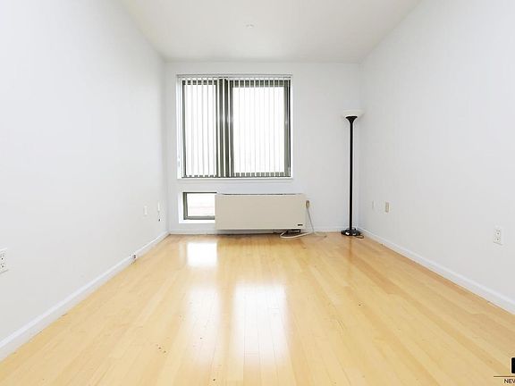 3rd image of 2134 2nd Ave APT 7A