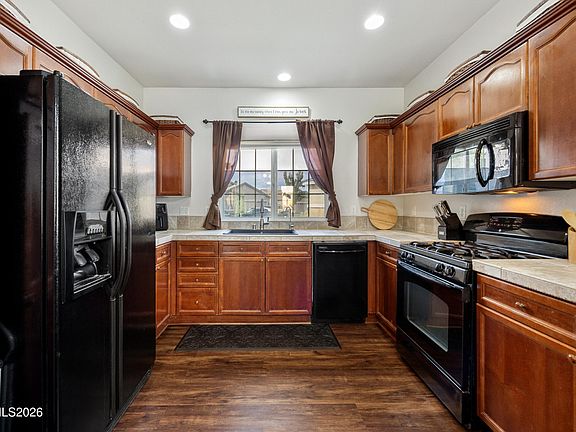 4th image of 10380 Rosemount Dr