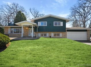 30W471 Mulberry Dr, West Chicago, IL 60185