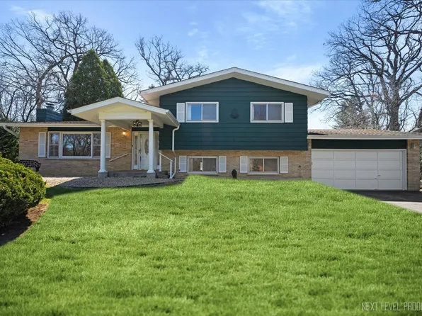 30W471 Mulberry Dr, West Chicago, IL 60185