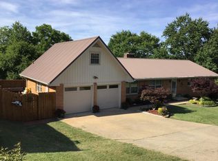 120 Oak St, Mt Carmel, TN 37645