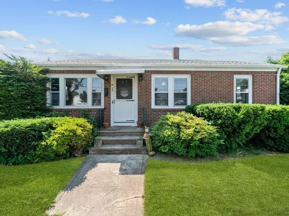 29 Peerless St, Cranston, RI 02910