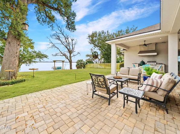 714 Bunkers Cove Rd, Panama City, FL 32401