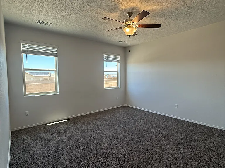 2116 Solitaire St NE — Photo 10