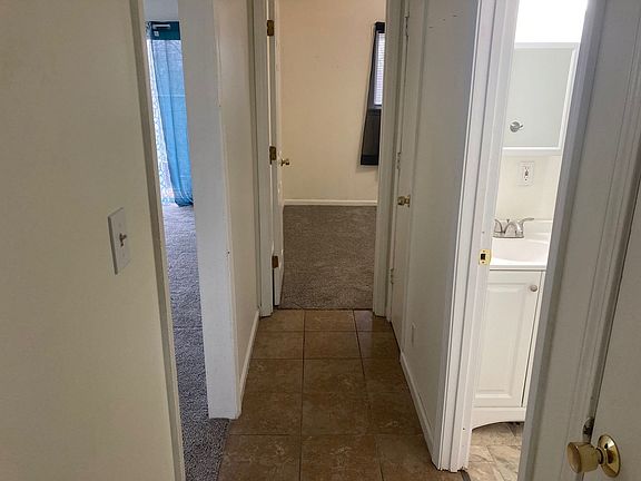 5th image of 900 S 2nd St #2B-1BA-700SQFT