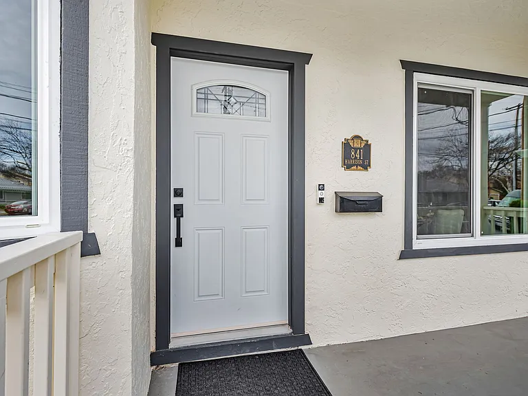 841 Harrison St — Photo 3