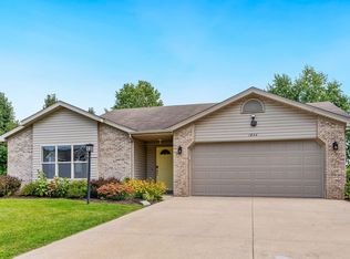 1844 N Vicky Ln, Warsaw, IN 46582
