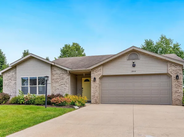 1844 N Vicky Ln, Warsaw, IN 46582