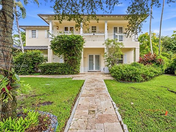 4th image of 6011 SW 82nd St