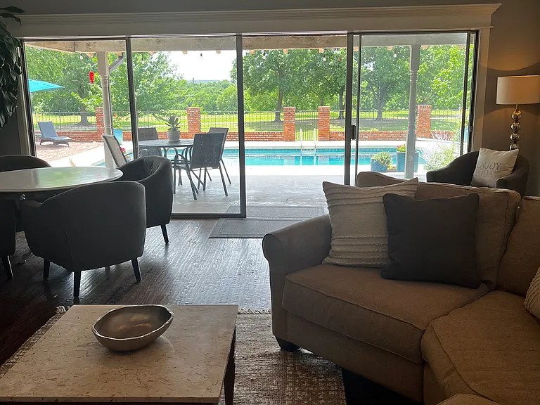 523 Fairway Dr — Photo 6