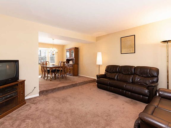 4th image of 289 Bingham Cir