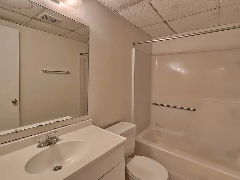 116 Creekside Dr — Photo 4