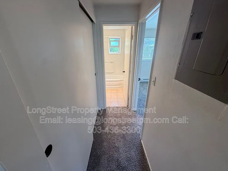 2608 NW Tyler Ave — Photo 8