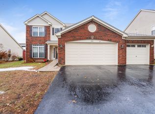 244 Stonegate Rd, Bolingbrook, IL 60440