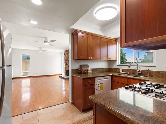 5th image of 2218 W 238th St