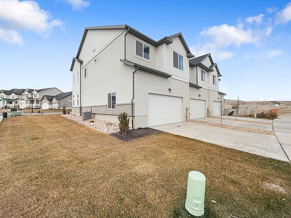 3rd image of 758 N Banner Dr #276