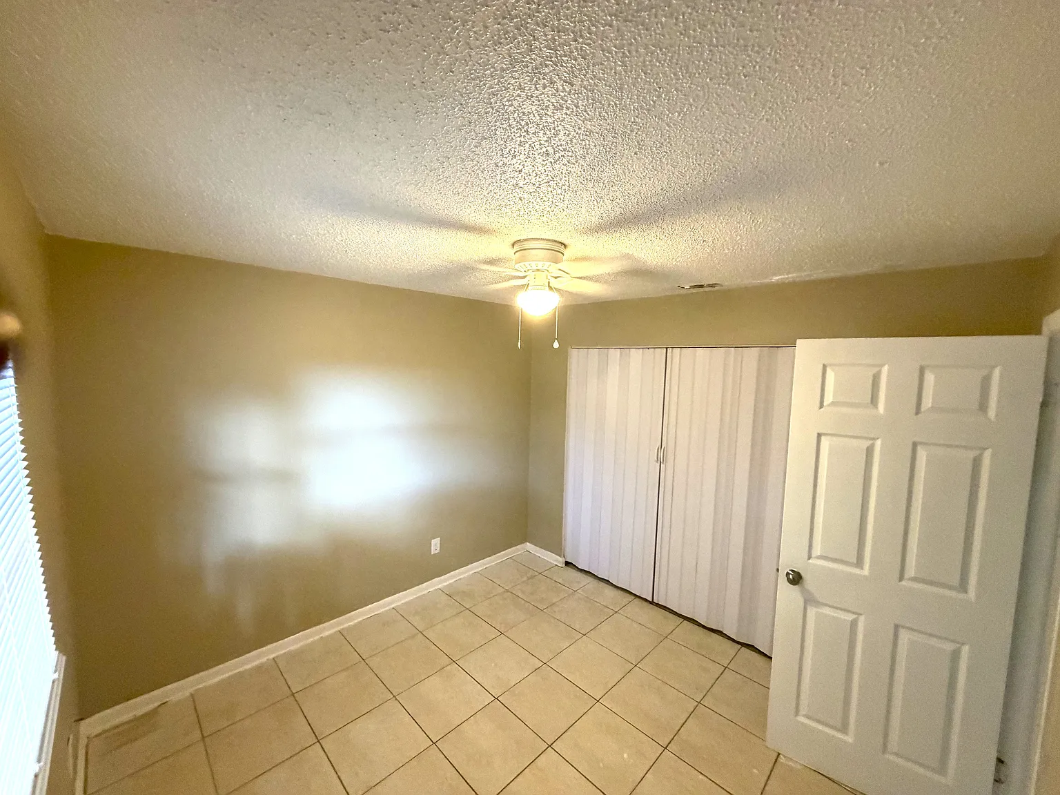 3 bed, 1059 sqft, $1,595 — Photo 4