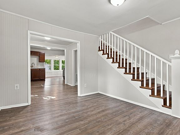 4th image of 432 Hickman St