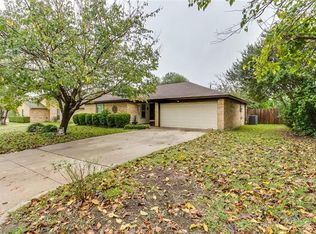 705 Lynne Ln, Burleson, TX 76028