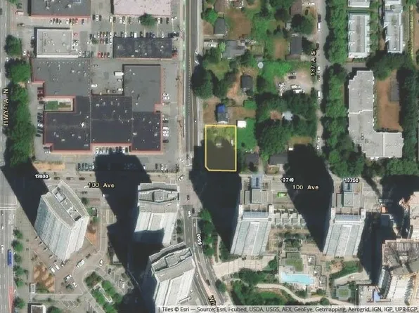 13691 100th Ave, Surrey, BC V3T 1J1