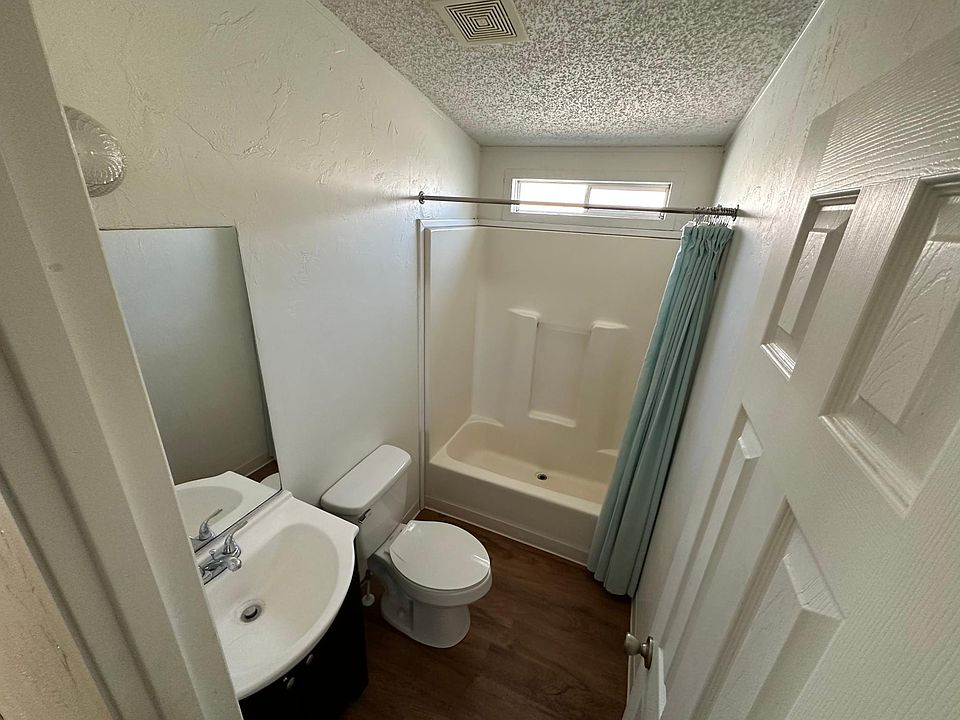 1st image of 4212 N Plum Ave