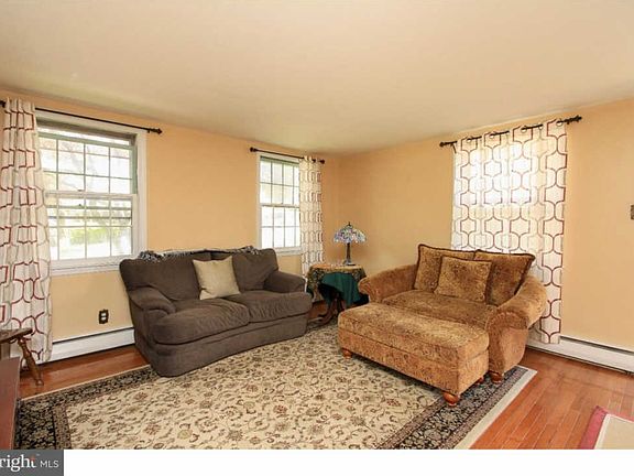 3rd image of 715 Belfield Ave