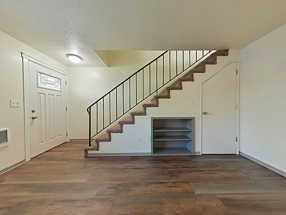 3rd image of 136-140 NE Conifer Blvd #1