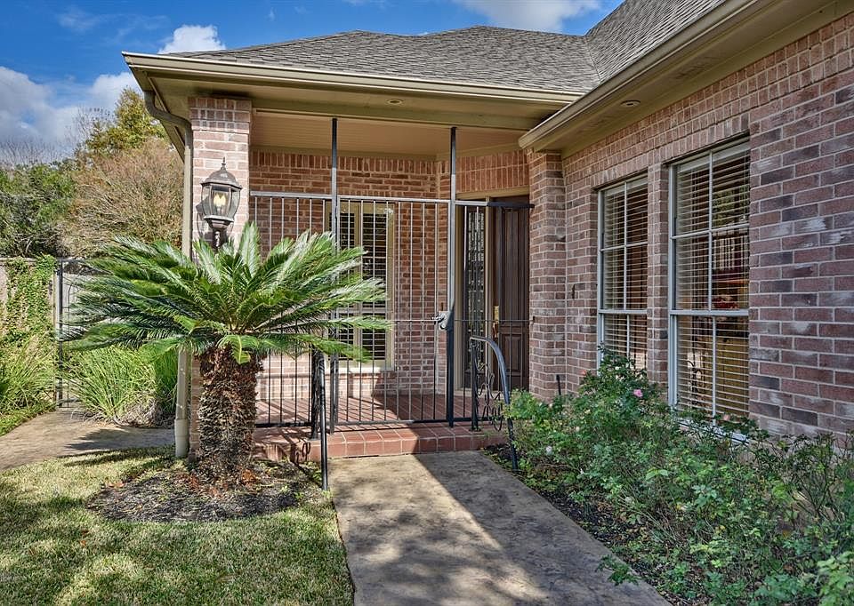 1st image of 2205 Creekwood Ln