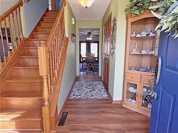 3rd image of 941 Hunter Ct