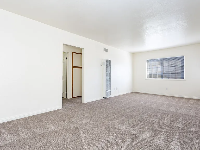 3960 Hortensia St #3960 — Photo 6