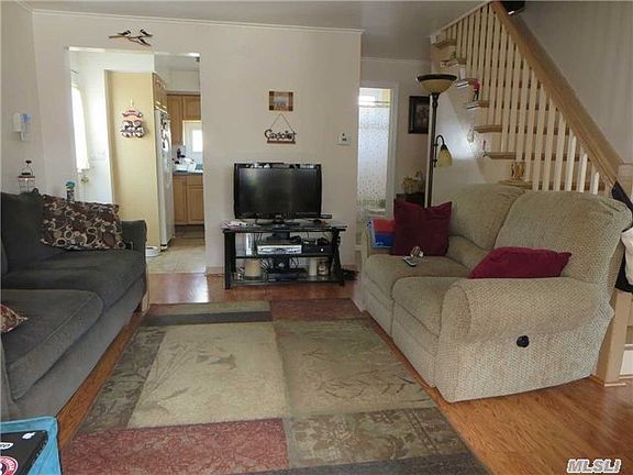 2nd image of 19 Trafalgar Dr