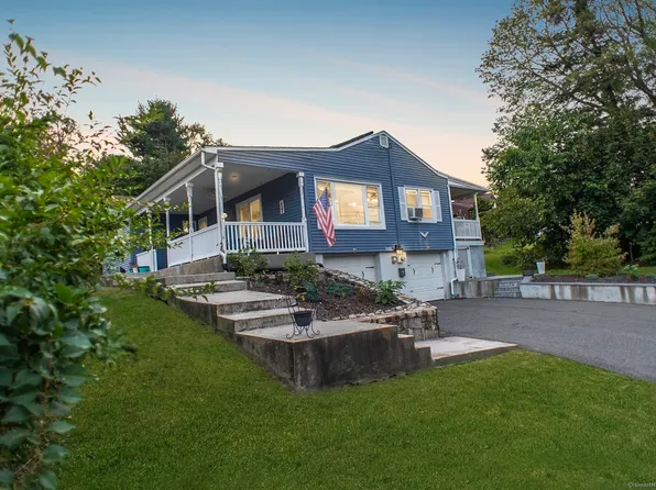 100 Hans Avenue, Waterbury, CT 06708