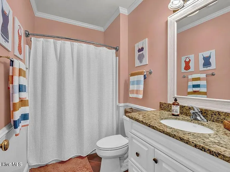 2555 Saint James Dr #104 — Photo 20