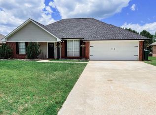 1795 Ranch Rd, Tupelo, MS 38804